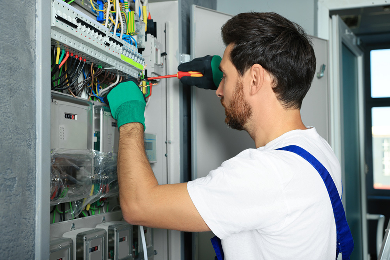 Nieder­spannungs­anlagen bei Elektro Leipold GmbH&Co.KG in Mitterteich